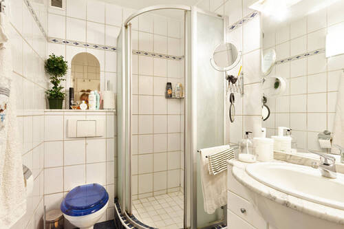Duschbad - Einliegerwohnung - 