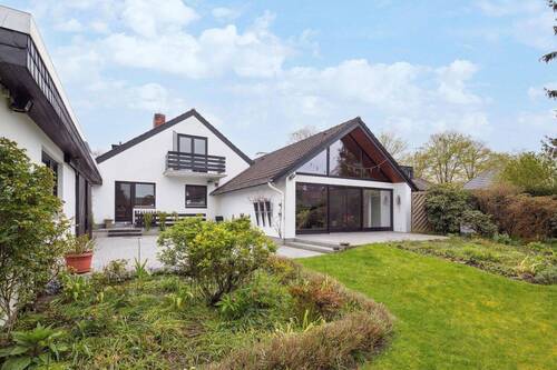 Rückansicht - 7 Zimmer Einfamilienhaus zum Kaufen in Lilienthal