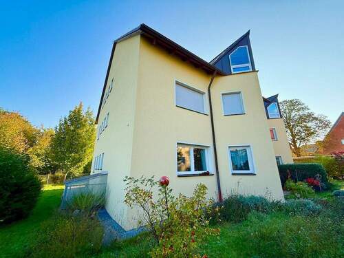 Hausansicht - 3 Zimmer Etagenwohnung zur Miete in Oberasbach