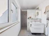 Badezimmer mit Tageslicht - 