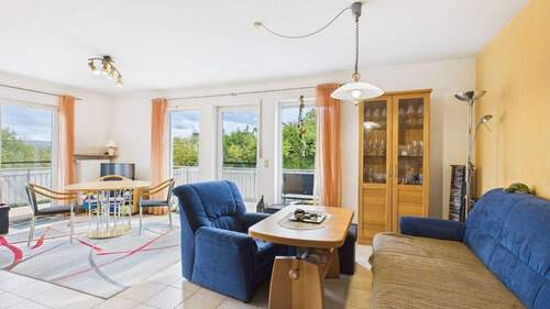 Wohnzimmer - 3 Zimmer Etagenwohnung in Saarburg