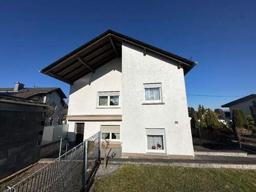 Frontansicht - 6 Zimmer Einfamilienhaus in Wirges