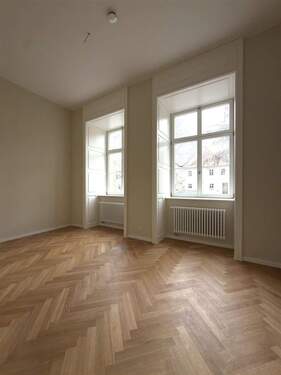 Schlafen - 2 Zimmer Etagenwohnung in Halle