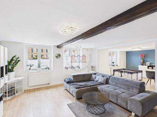 gemütlicher Wohnzimmer - 8 Zimmer Einfamilienhaus in Schützberg