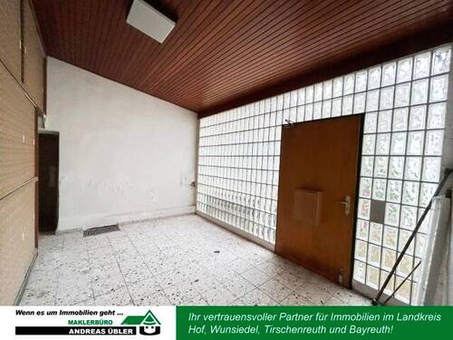 Eingangsbereich - 7 Zimmer Mehrfamilienhaus, Wohnhaus zum Kaufen in Bad Weißenstadt