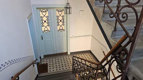 Treppenhaus (2) - 1 Zimmer Mehrfamilienhaus, Wohnhaus in Zittau