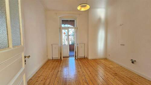 1. OG Küche mit Balkonzutritt - 