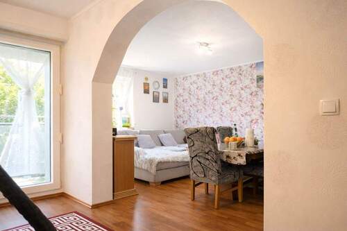 Durchgang Ess- in Wohnzimmer - 3 Zimmer Etagenwohnung in Kelkheim