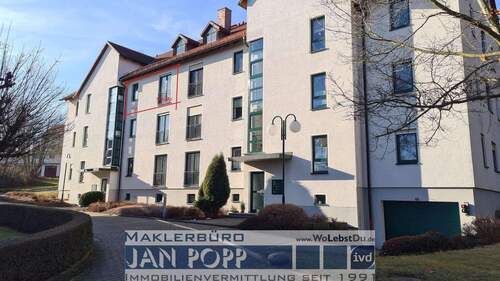 Hauseingang Ost - Attraktive 2-Zimmer-Wohnung in ruhiger Wohnlage von Greiz mit Westbalkon & Tiefgaragenstellplatz