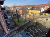 Blick in das Wohnumfeld gartenseitig - Etagenwohnung mit 73,10 m² in Erfurt zum Kaufen