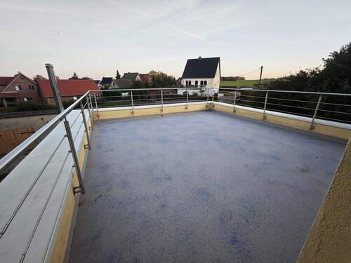 Blick über die Terrasse - 