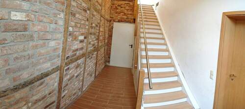 Treppenhaus - zur Wohnung - 3 Zimmer Etagenwohnung zur Miete in Kalkhorst