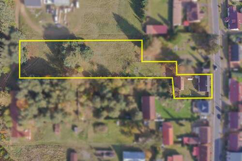 Flurstücksgrenzen - Greifen Sie zu! Renovierungsbedürftiges Einfamilienhaus samt Garten, Garage und 3 Freistellplätzen