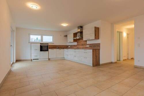 Wohn-Kochbereich (2) - 2 Zimmer Etagenwohnung in Passau / Neustift