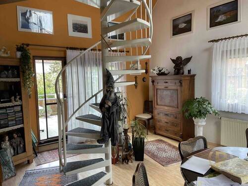 OG Wohnen - 9 Zimmer Mehrfamilienhaus, Wohnhaus in Waiblingen