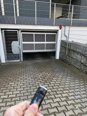 Einfahrt mit Fernbediening - Garage, Stellplatz zum Kaufen in Gottmadingen