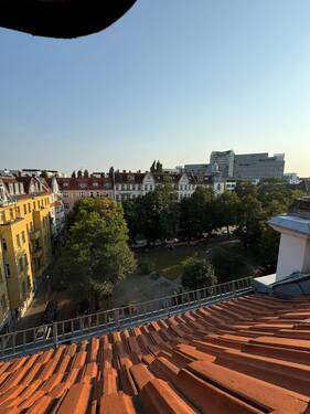 Aussicht - Dachgeschoss-Rohling mit Baugenehmigung und Blick auf den Boddinplatz
