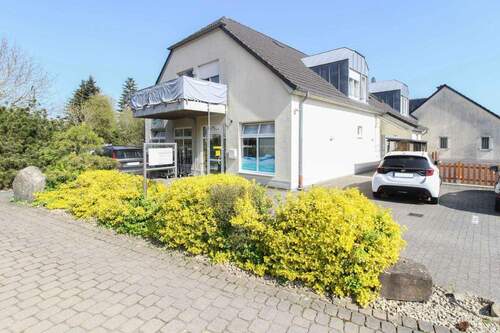 Hausansicht seitlicher Zugang zur den Wohnungen - 