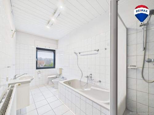 REMAX Immobilien DeLux Haus in Weiskirchen - Rappweiler zu verkaufen - 