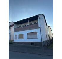 Gepflegtes Ein-bis Zweifamilienhaus in Hofgeismar-Hombressen