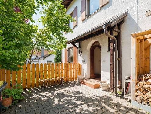 Eingang - 5 Zimmer Reihenendhaus zum Kaufen in Gilching