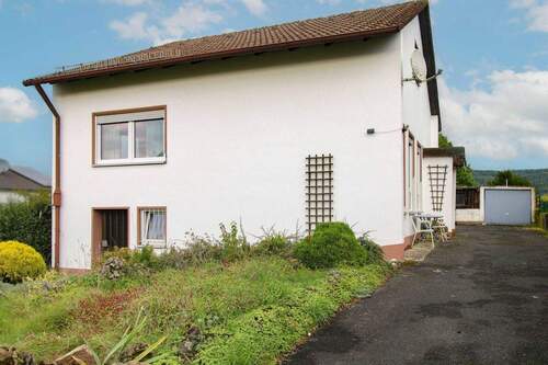 Hausansicht (2) - 4 Zimmer Einfamilienhaus in Eggolsheim