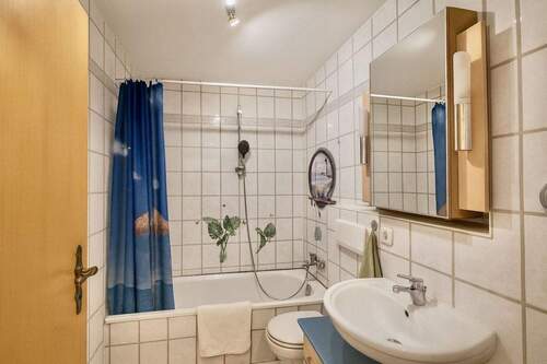 Bad - Etagenwohnung mit 34,00 m&sup2; in Garching zum Kaufen