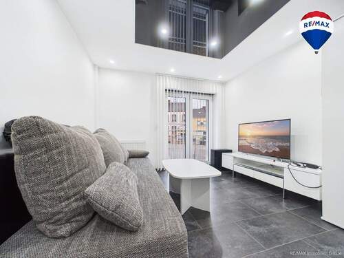 REMAX Immobilien DeLux Einfamilienhaus Schlafzimmer Schwalbach Mark Borowicz - 