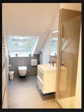 Dachgeschoss_Badezimmer - 4 Zimmer Reihenmittelhaus in Köln