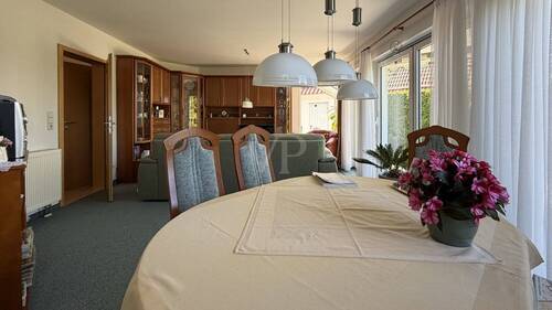 Wohnstube mit Zugang zur Terrasse - 