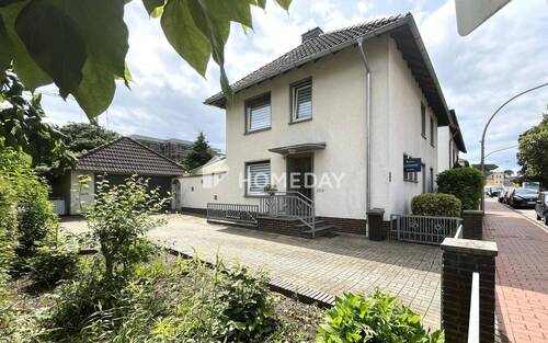 Außenansicht - Viel Platz, grünes Umfeld, starke Lage - Einfamilienhaus mit Potenzial für Familien und Anleger