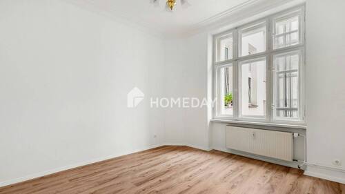 Wohnzimmer 1 - 1 Zimmer Etagenwohnung in Berlin