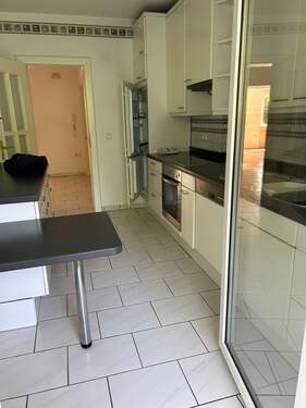 Küche Blick zur Diele - Etagenwohnung mit 95,00 m&sup2; in Bochum zur Miete