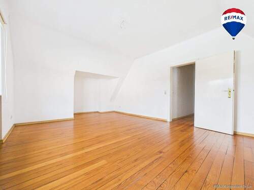 REMAX Immobilien DeLux Wohn-/Geschäftshaus Wohn-/Esszimmer Ottweiler Mark Borowicz - 