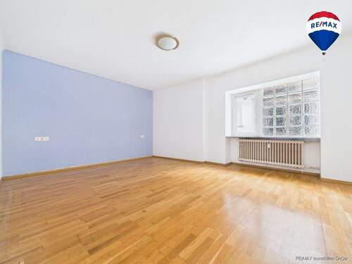 REMAX Immobilien DeLux Wohn-Geschäftshaus Schlafzimmer Ottweiler Mark - 