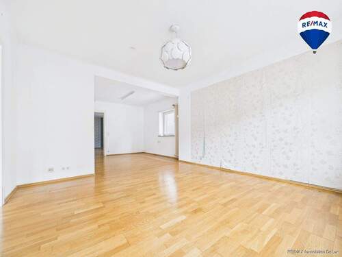 REMAX Immobilien DeLux Wohn-/Geschäftshaus Wohn-/Esszimmer Ottweiler Mark Borowicz - 