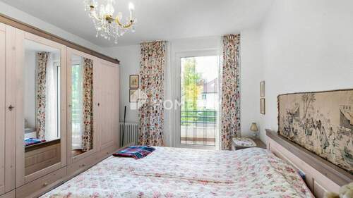 1. OG Schlafzimmer 2 - 