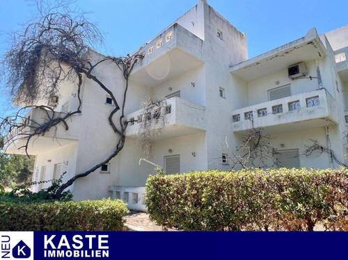 Titel - Apartment-Komplex mit Pool, Garten und in Meeresnähe.