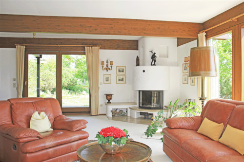 Wohnbereich mit Zugang zur Gartenterrasse - 