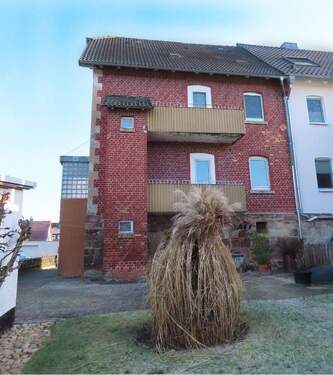 Aussenansicht hinten - 5 Zimmer Mehrfamilienhaus, Wohnhaus zum Kaufen in Kaufungen