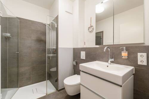 Weiteres Bad mit Dusche - 