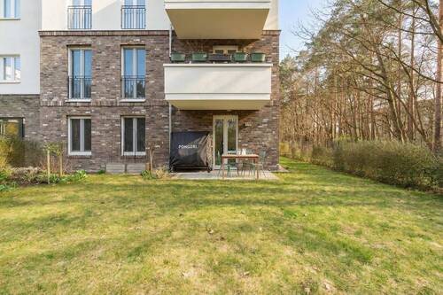 Garten mit Blick auf die Ostterrasse - 