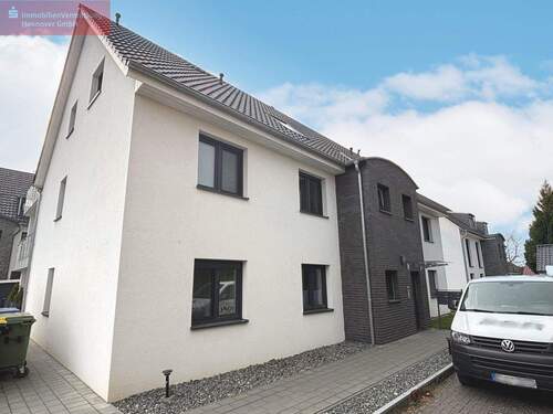 Haus Eingangsbereich - Neuwertig und mit Wärmepumpe! - 319.000,00&nbsp;EUR Kaufpreis, ca.&nbsp; 97,00&nbsp;m&sup2;&nbsp;Wohnfl&auml;che