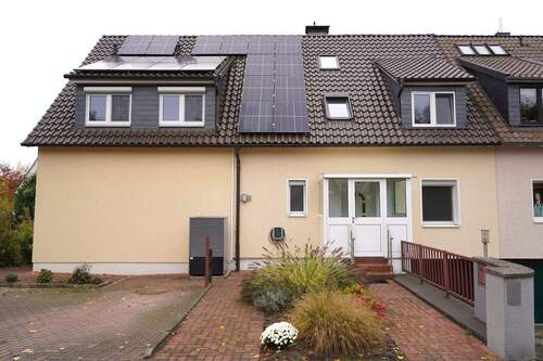 Eingangsbereich mit Erker - 3 Zimmer Doppelhaushälfte in Hannover