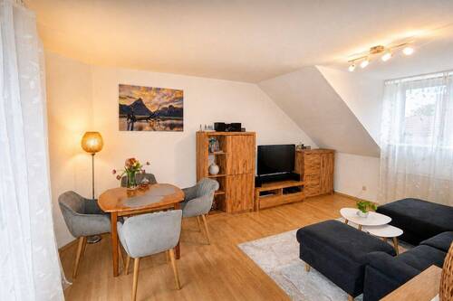 Bild1 - Zentrale 2-Zimmer-Single-Wohnung mit Loggia und TG-Stellplatz im Hahnweg