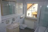 Bad - 3 Zimmer Etagenwohnung zur Miete in Baunach