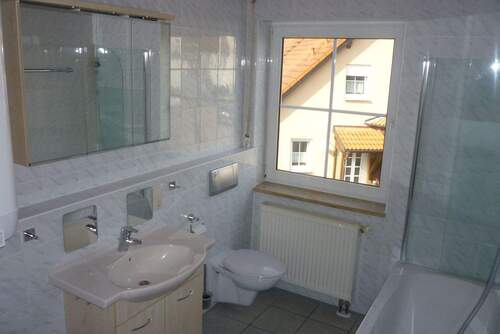 Bad - 3 Zimmer Etagenwohnung zur Miete in Baunach