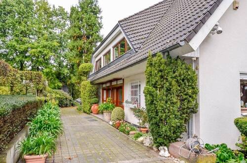 Haustüre - 2 Zimmer Etagenwohnung zur Miete in Kürten- Dürscheid