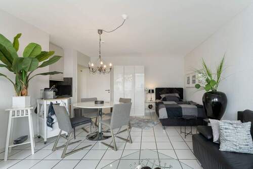 Wohn-, Essbereich - 1 Zimmer Etagenwohnung zum Kaufen in Düsseldorf