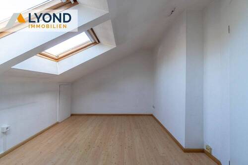 LYD 3692 - 11 Schlafzimmer - 